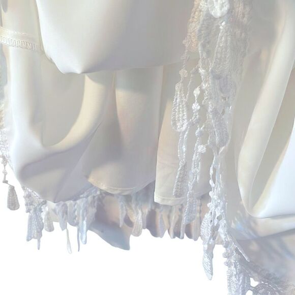 White dress with lace, spaghetti straps, and lining, new without tags - Picture 9 of 13